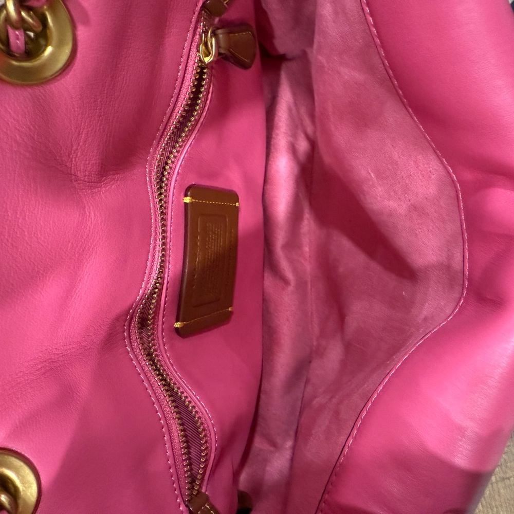 Coach Pillow Madison Shoulder Bag 18 with Quilting - Picture 3 of 8